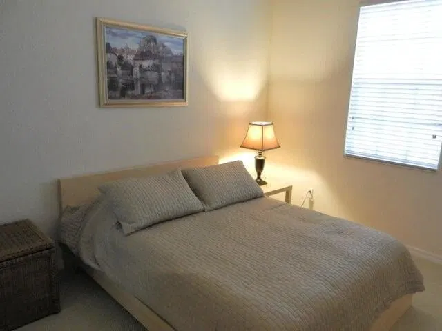 Unit 200 photo 10