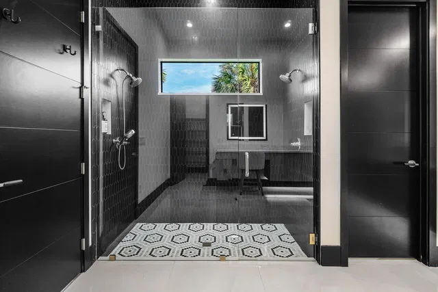 Residence photo 57