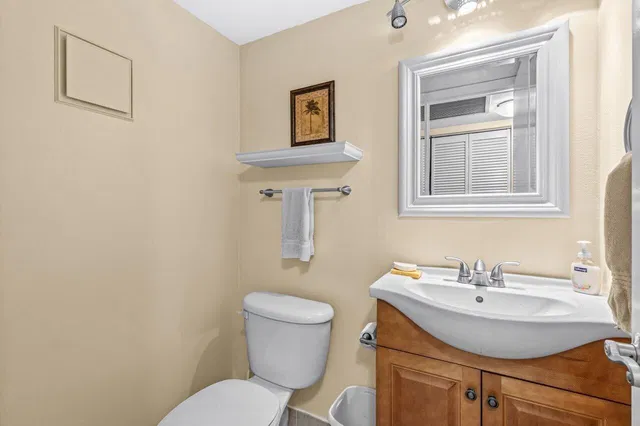  Unit 68 photo 16