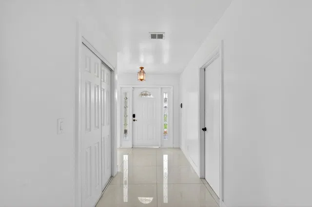  Residence photo 5