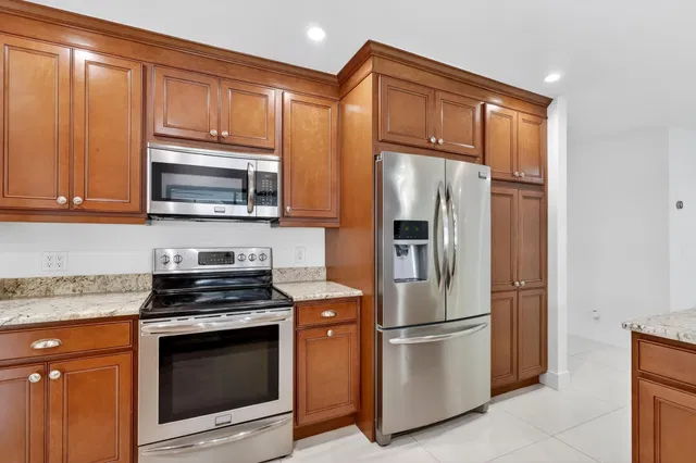  Residence photo 12
