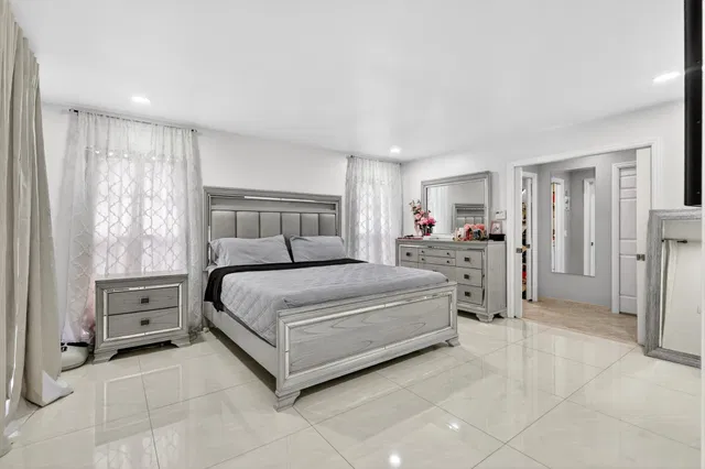  Residence photo 15