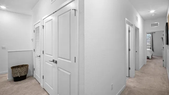 Residence photo 19