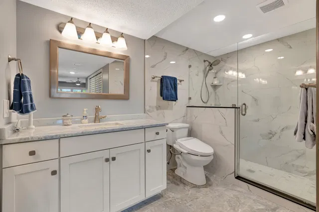 Unit C photo 29
