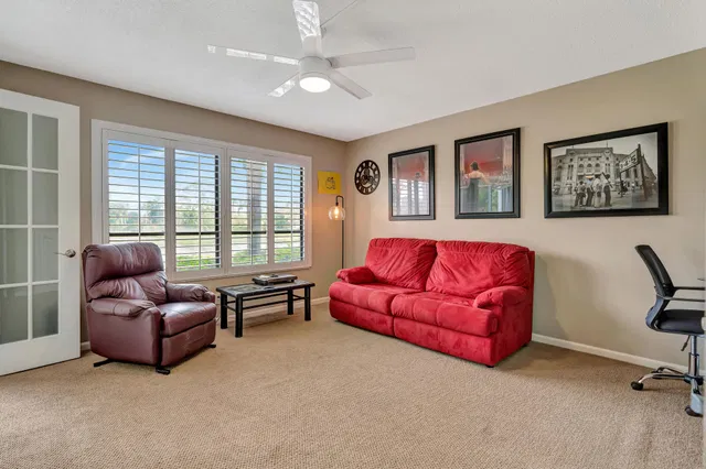 Unit C photo 35