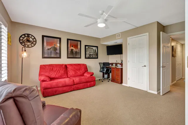 Unit C photo 37