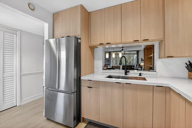 Unit 208 photo 10