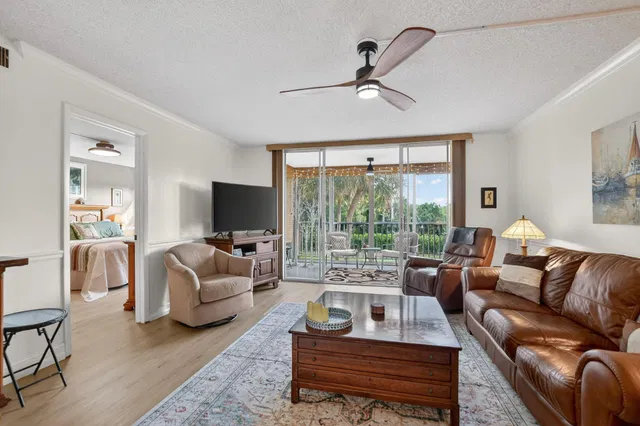 Unit 208 photo 15