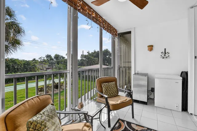 Unit 208 photo 17