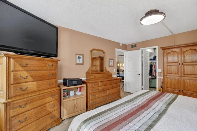Unit 208 photo 19