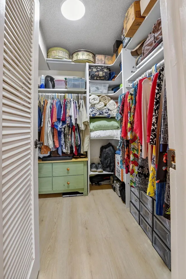 Unit 208 photo 21