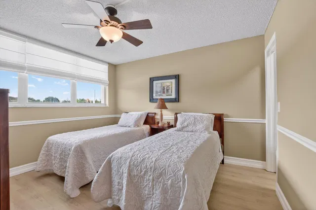 Unit 208 photo 23