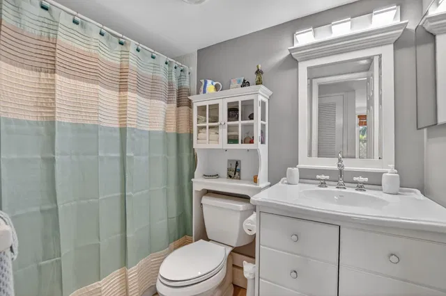 Unit 208 photo 26