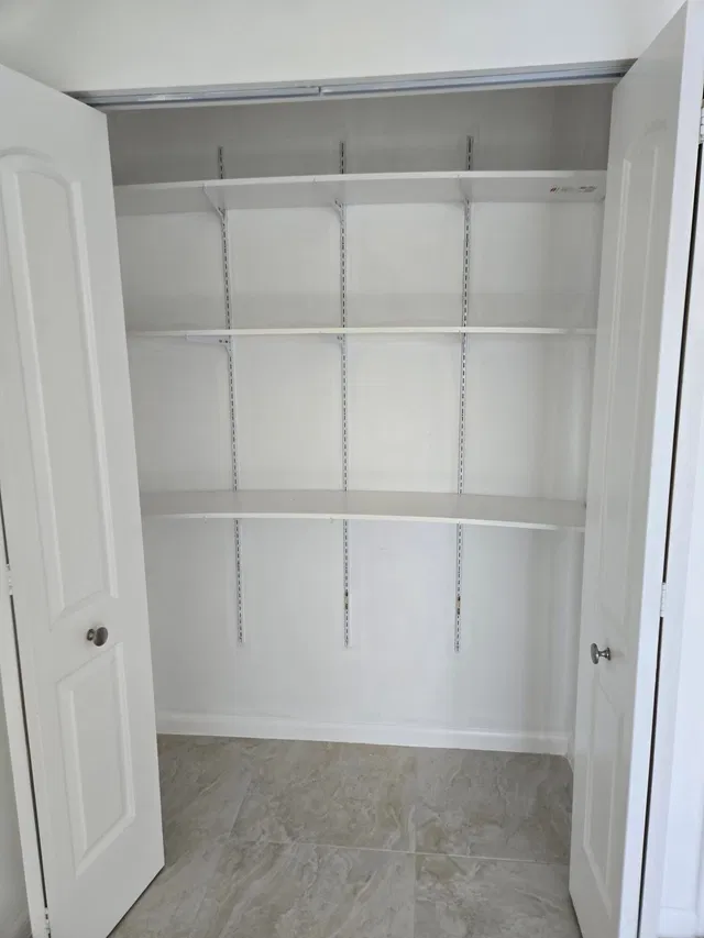 Unit 208 photo 14