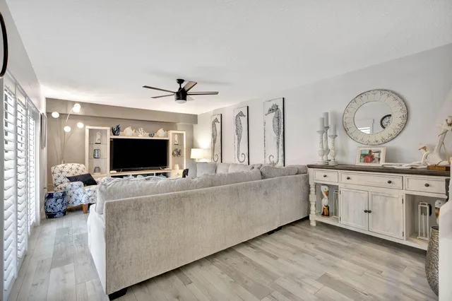 Residence photo 8