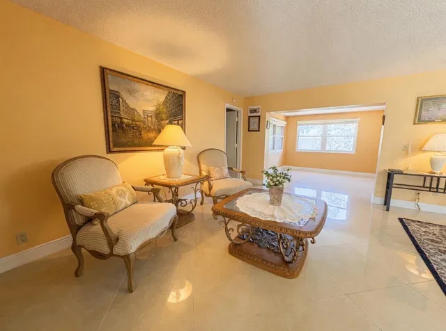 Residence photo 5