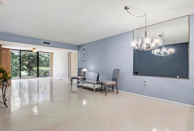 Unit 103 photo 11