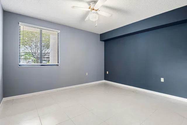 Unit 103 photo 19