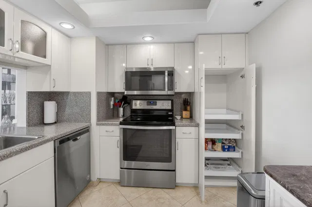 Le Club II Highland Beach Unit 301 photo 11