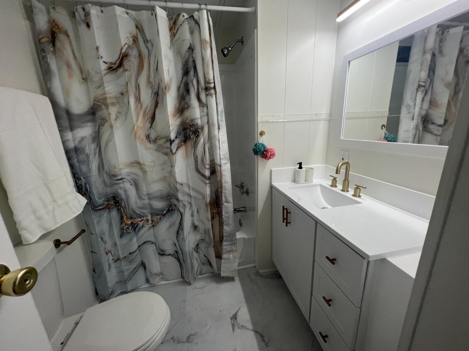  Unit 812 photo 7