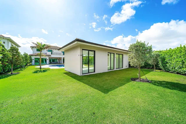  Residence photo 61
