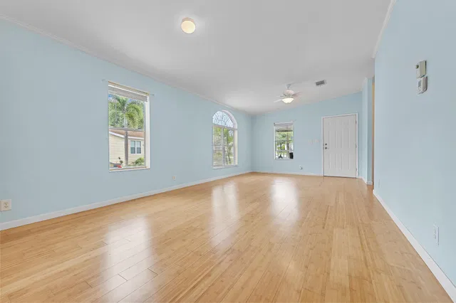 Unit 55 photo 11