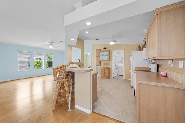 Unit 55 photo 12