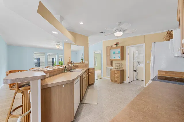 Unit 55 photo 13
