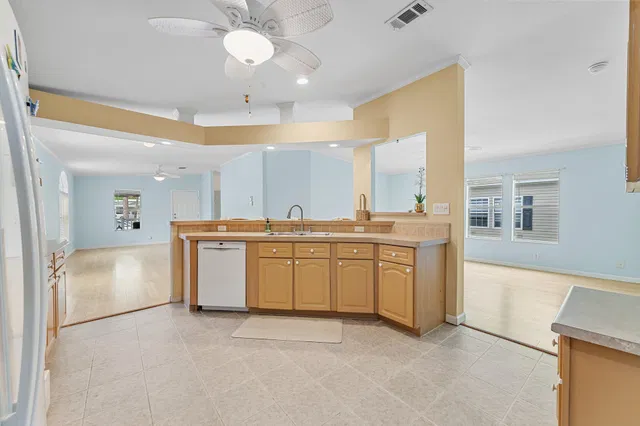 Unit 55 photo 14