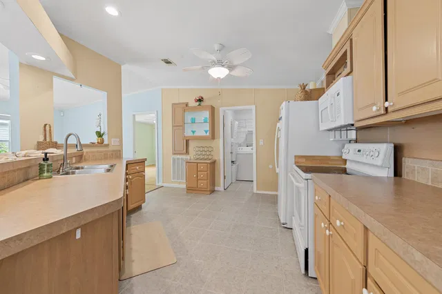 Unit 55 photo 15