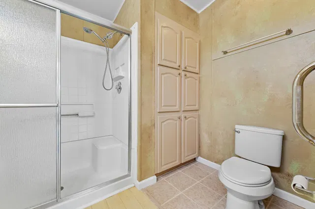 Unit 55 photo 23