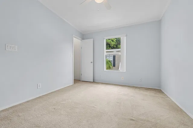 Unit 55 photo 25