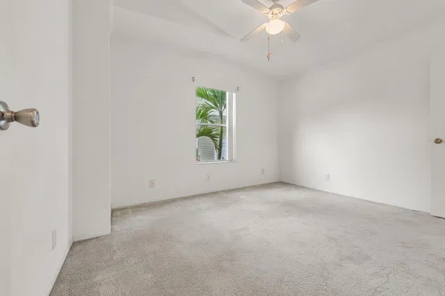 Unit 55 photo 27