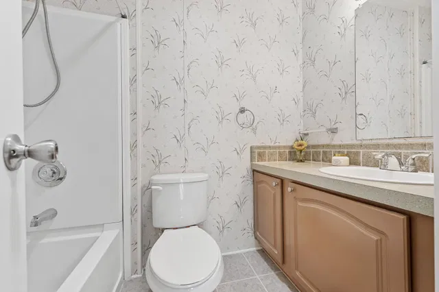 Unit 55 photo 29