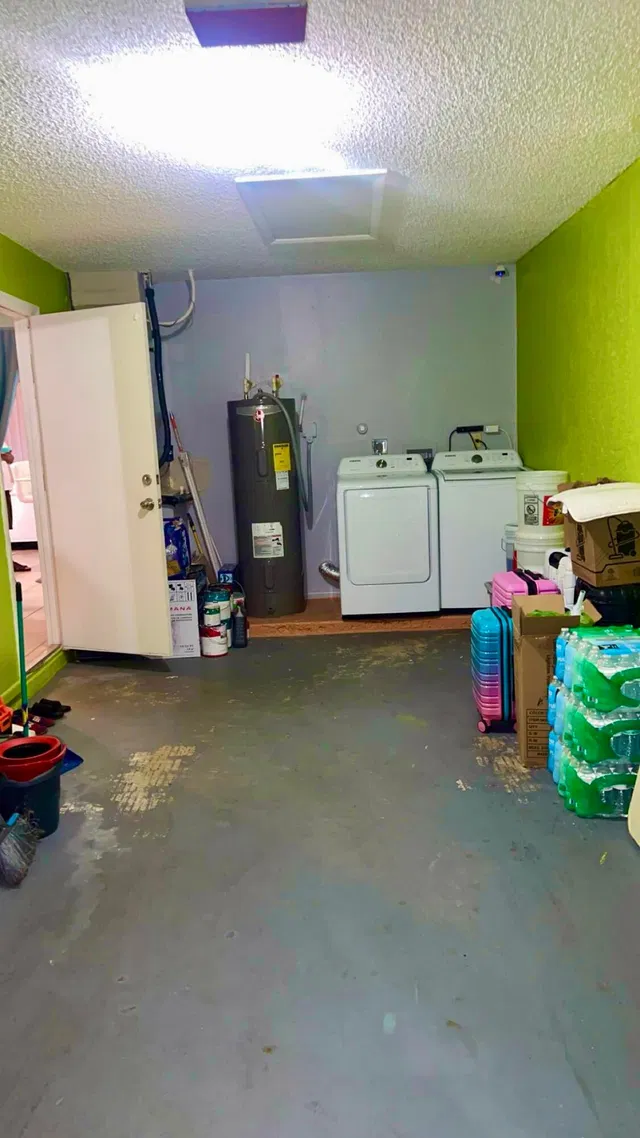 Unit 2004 photo 11