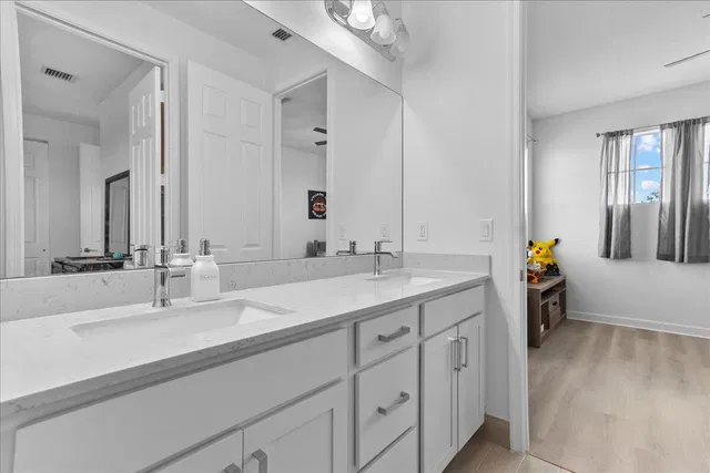 Residence photo 23