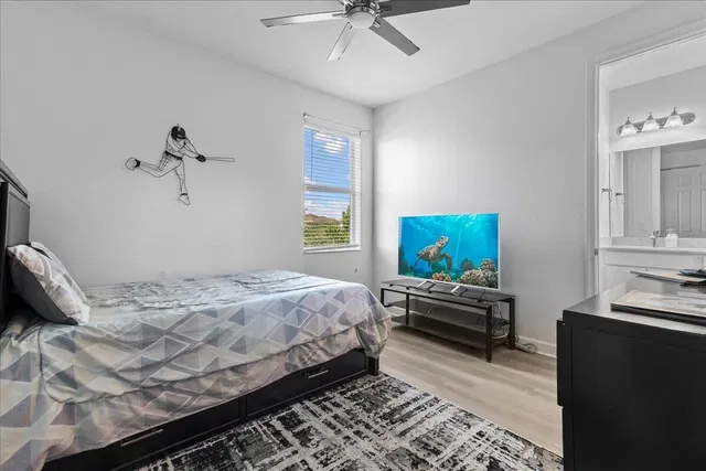 Residence photo 25