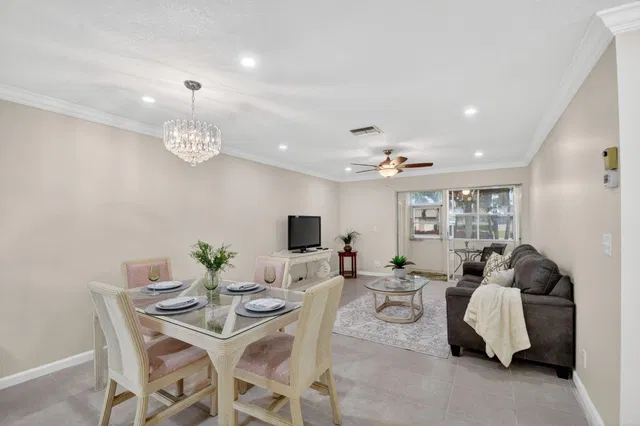 Unit Apt D photo 2