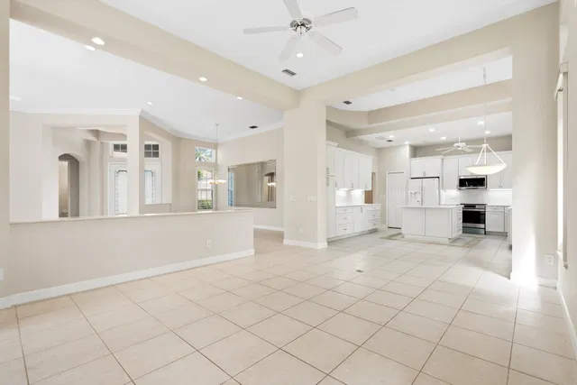 Monarch Country Club Residence photo 4