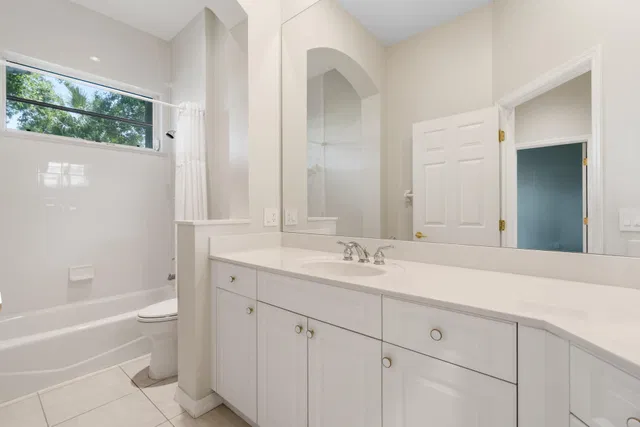 Monarch Country Club Residence photo 9