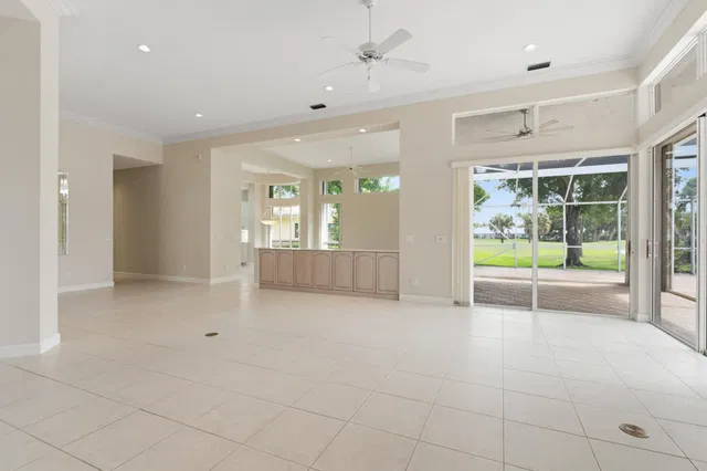 Monarch Country Club Residence photo 16