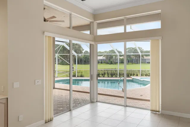 Monarch Country Club Residence photo 19