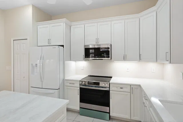Monarch Country Club Residence photo 26