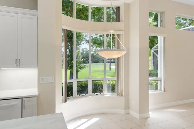 Monarch Country Club Residence photo 27