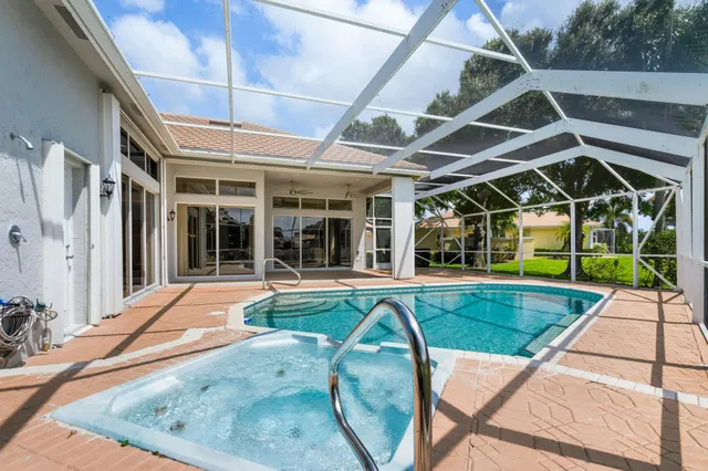 Monarch Country Club Residence photo 31
