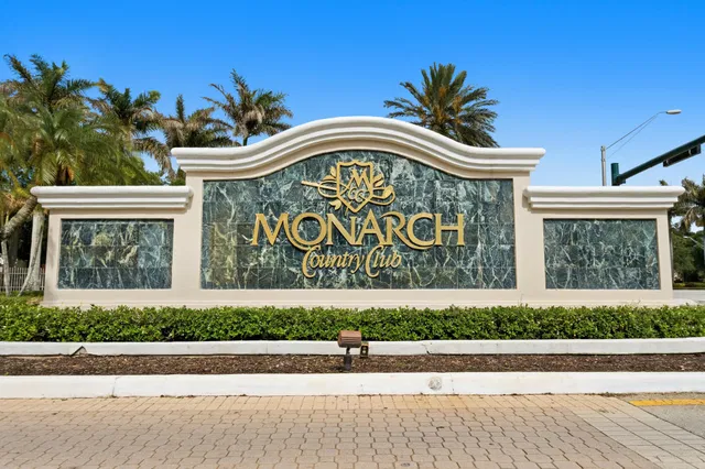 Monarch Country Club Residence photo 32