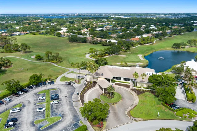 Monarch Country Club Residence photo 38