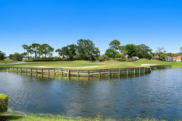 Monarch Country Club Residence photo 40