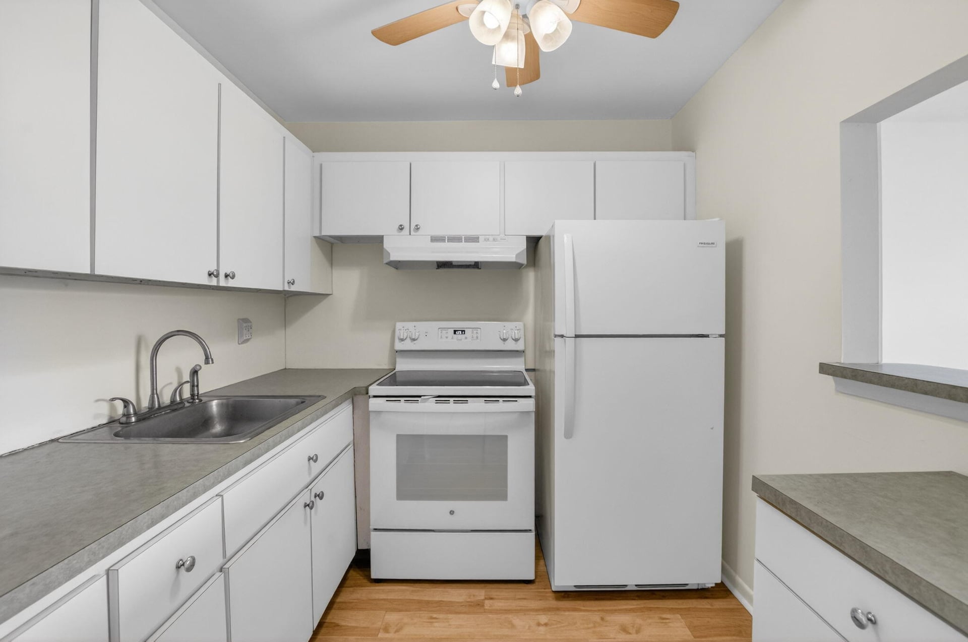 Unit 107 photo 11