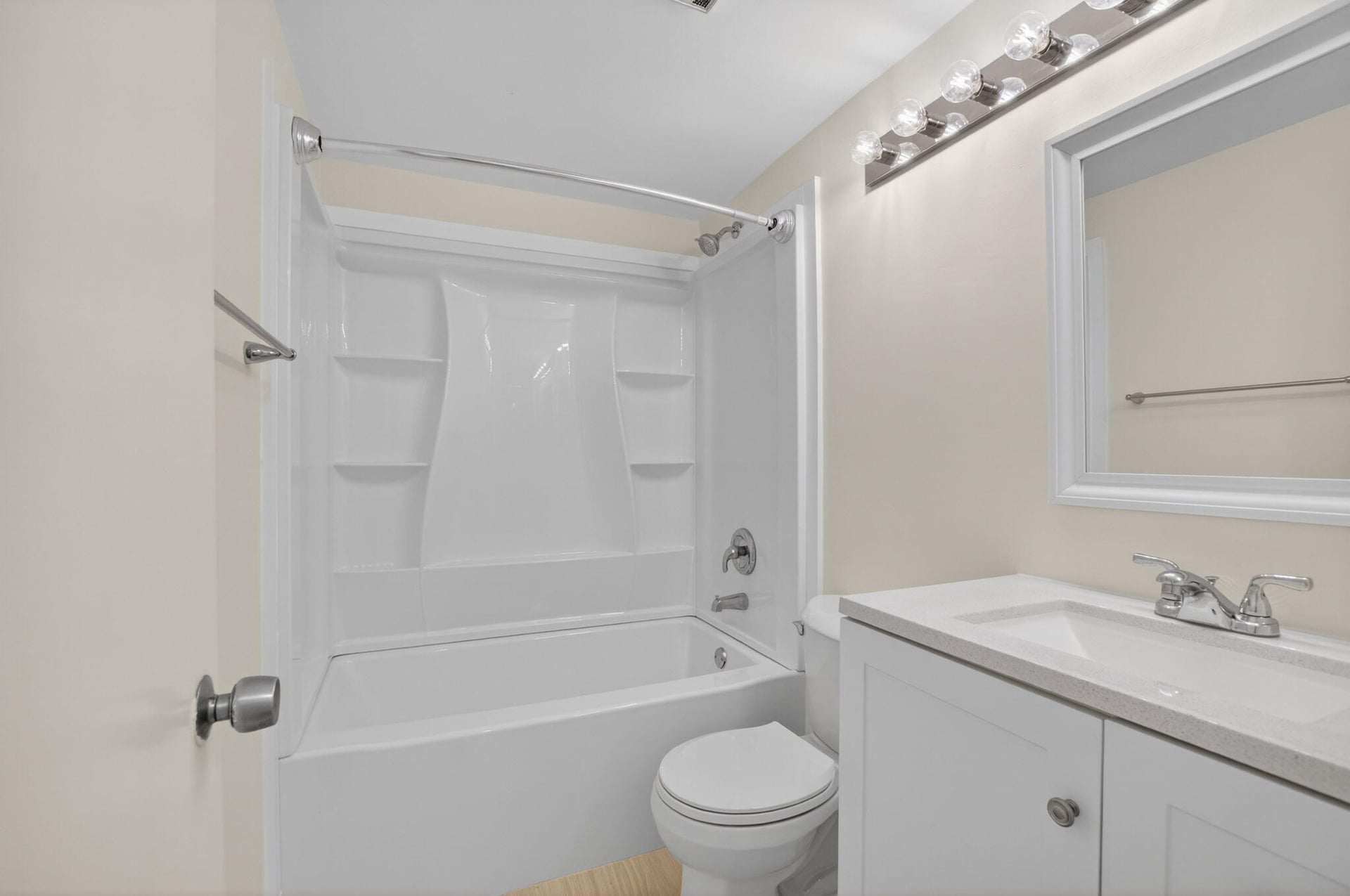 Unit 107 photo 15
